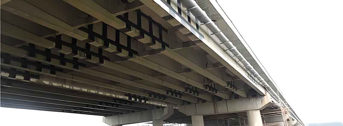 碳纤维布粘贴加固桥梁